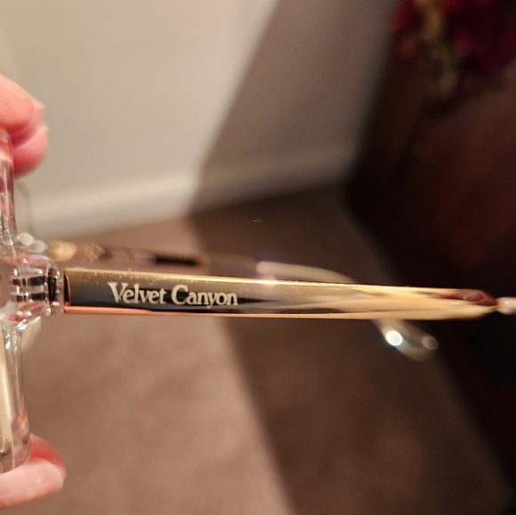 💥SALE💥VELVET CANYON LUCKY SEVENS CLEAR FRAMED GLASSES - Picture 2 of 6